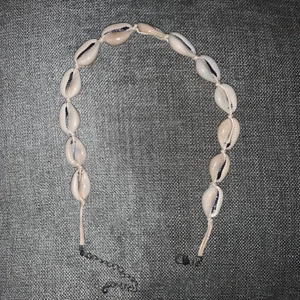 Snäckhalsband - Säljer detta helt nya snäckhalsband. Helt nytt, aldrig använt! Fråga om de något ni undrar💕💕💘