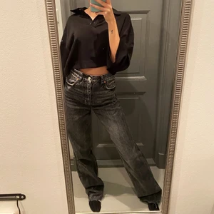 Zara jeans  - Säljer dessa jeans från zara, långa i benen.