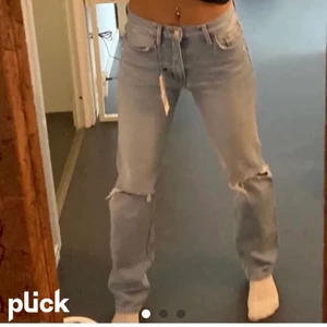 zarajeans med hål -  jeans från zara💕