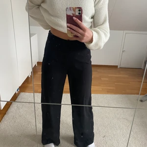 kostymbyxor - ett par perfekta kostymbyxor men som tyvärr är för stora för mig😢 är runt 170 o de är något för långa❣️