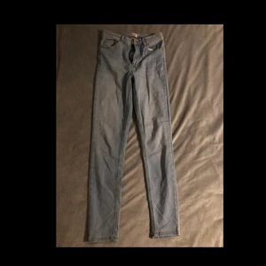 Jeans storlek 36 - Jeans från Nakd i storlek 36/S. Använt skick. 