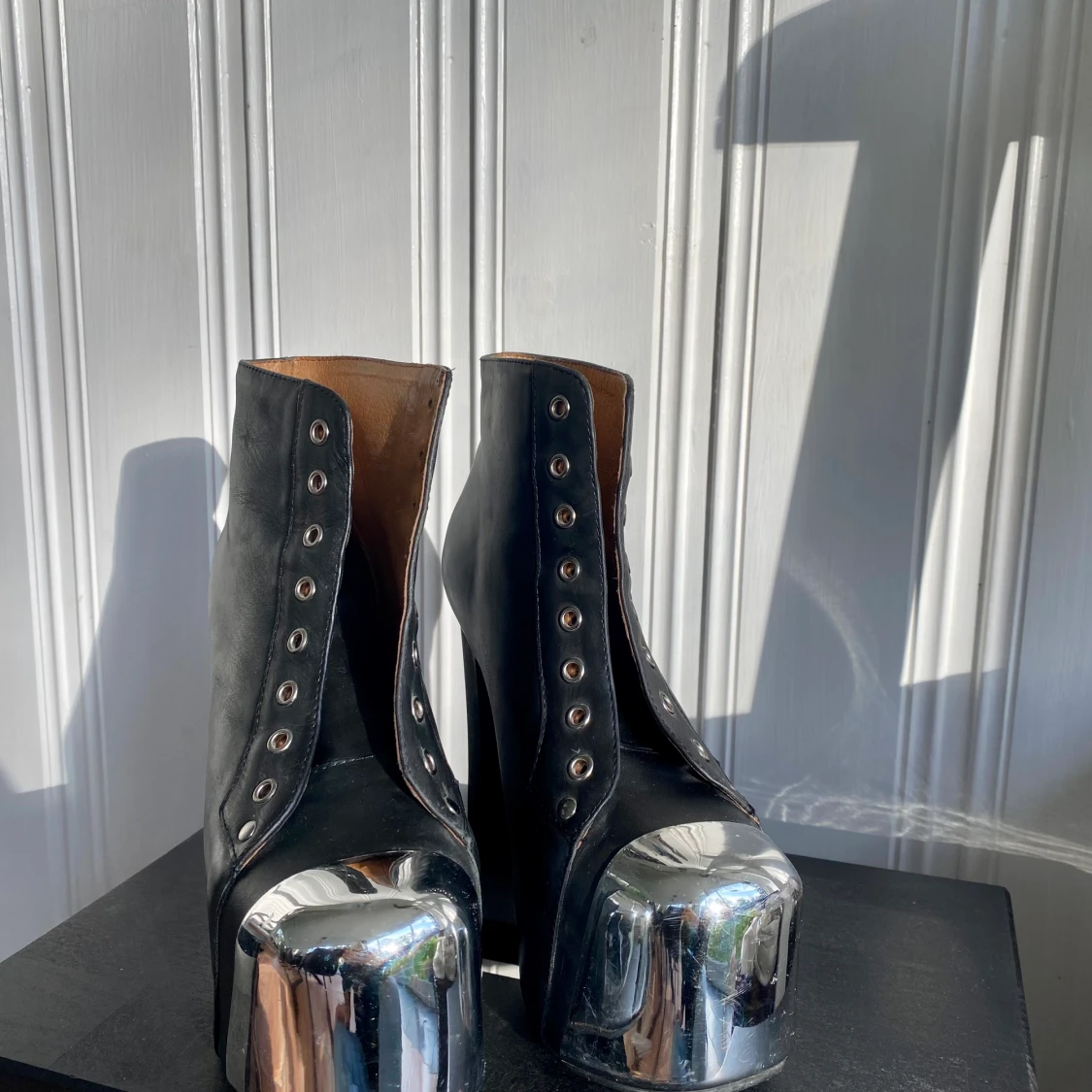 Jeffrey Campbell - 90