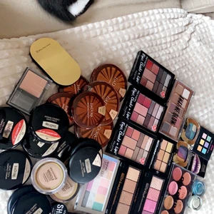 Smink - Olika sminkprodukter olika priser o färger fråga mig 