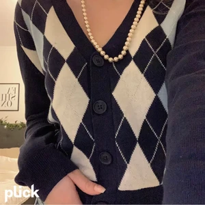 Kofta - Slutsåld Rutig kofta från Monki! Nyskick och använd fåtal gånger. Lånade bilder💙 nypris 249kr