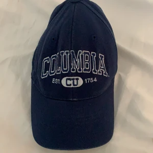 Keps - Trendig blå vintage Columbia keps som är i superbra skick storlek S, M men passar som ONE SIZE alltså alla storlekar💞💞💞