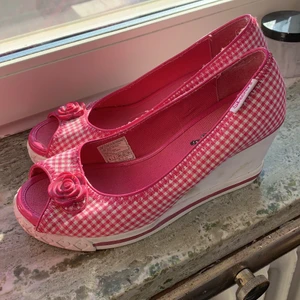 Rutiga platåskor - Jätte gulliga skor i bra skick