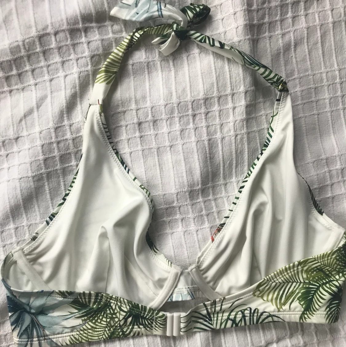 Oanvänd bikinitopp - 90