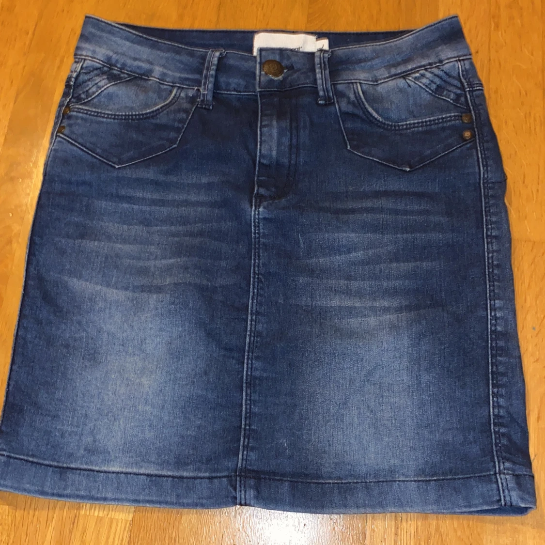 Mörkblå jeans kjol