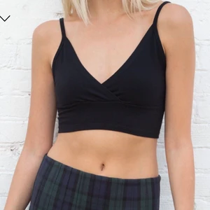 Brandy melville topp - Säljer denna topp för endast 80kr från brandy melville😊