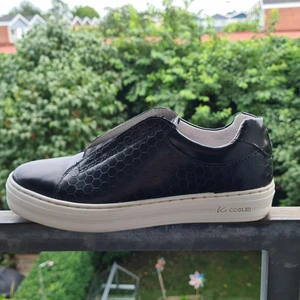 Svarta skor  - Super fina skor i bra skick                                                    köparen står för frakt!