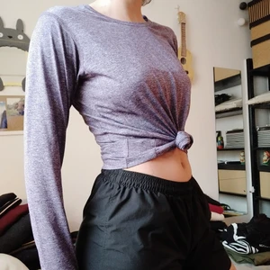 Träningströja - Supermjukt sportigt material, använd endast vid 2-3 tillfällen