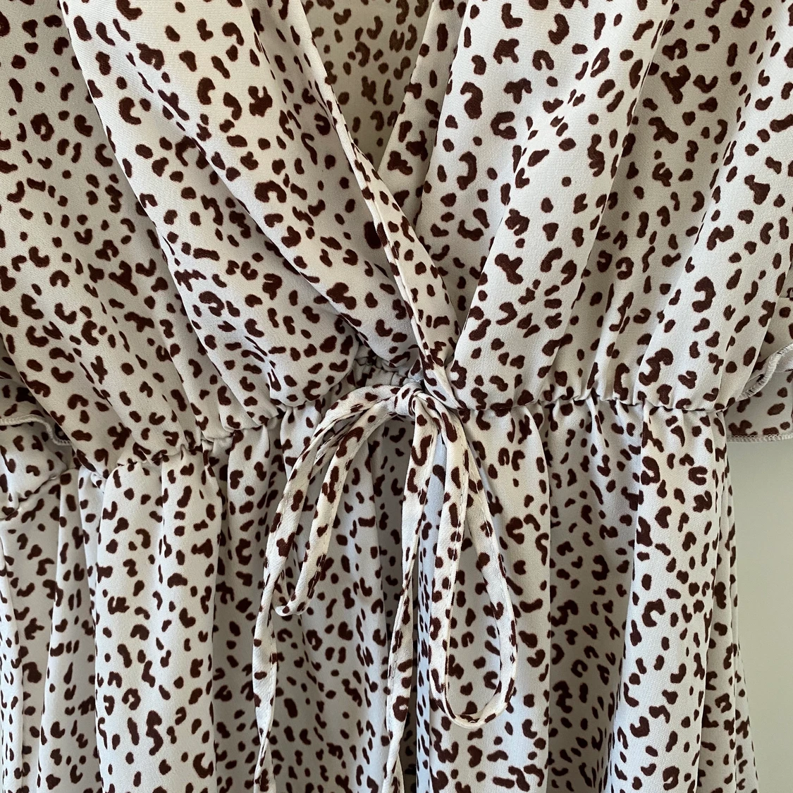 Klänning med mönster och volanger   - 91