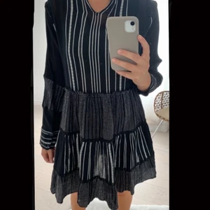 Klänning - Jätte fin klänning från Zara💕