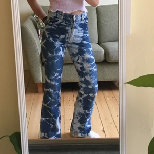 Batik jeans  - Trendiga jeans med svart/vit denim i strl 158!  Påminner om de som går att köpas på Cider men dessa är köpte från Lindex för flera år sedan!