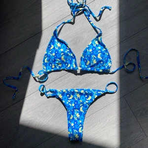 Bikini - Säljer en bikini i strl M. Köpte fel storlek så därför är den inte använd eller testad. Köpare står för frakt💙