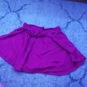 Super kort kjol jag aldrig använt! 