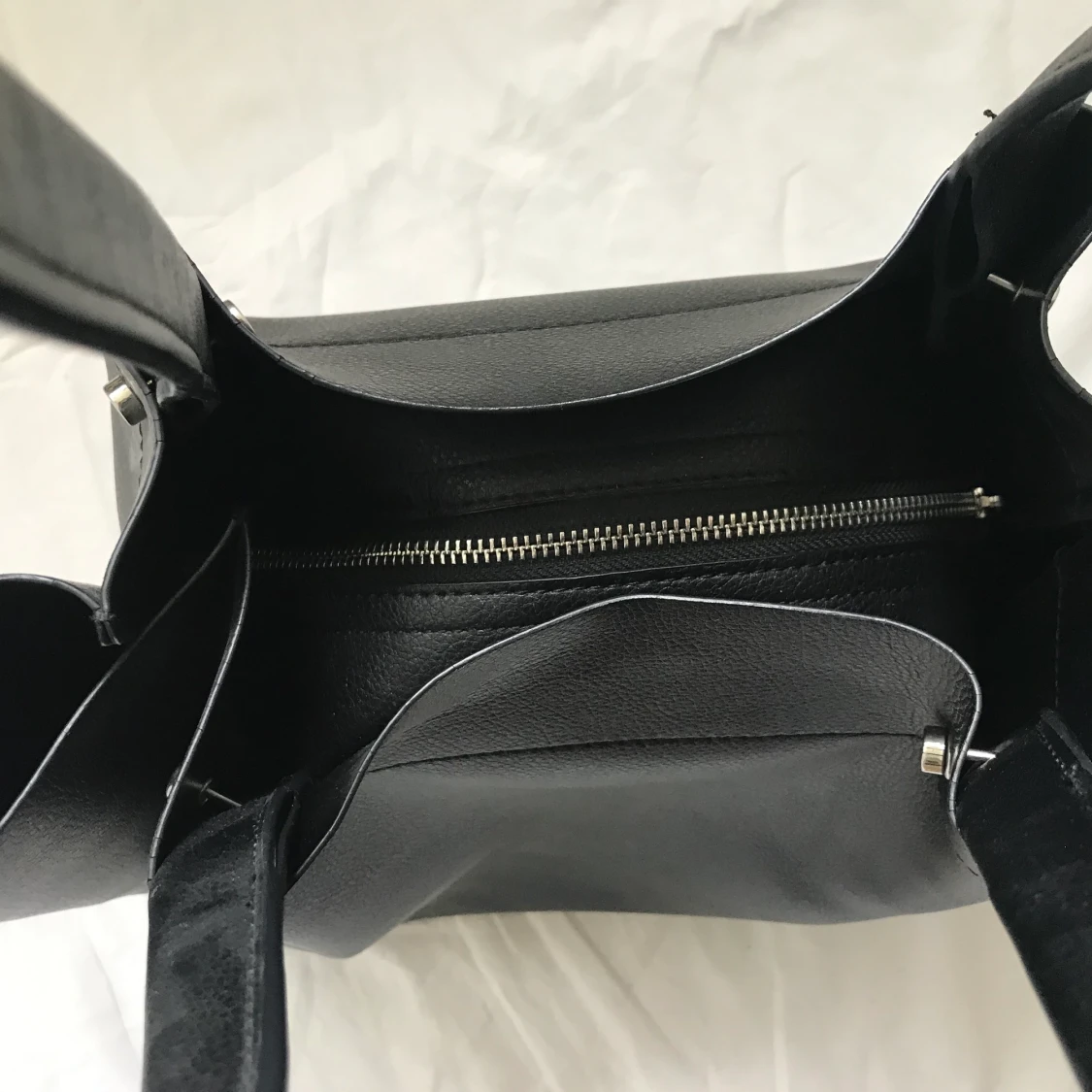 Svart väska - 90
