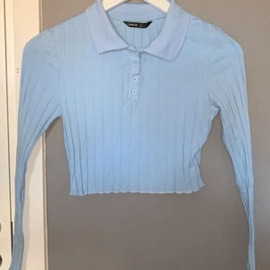 Mag tröja  - Super söt lång armad mag tröja i storlek XS, har använts några få gånger. 