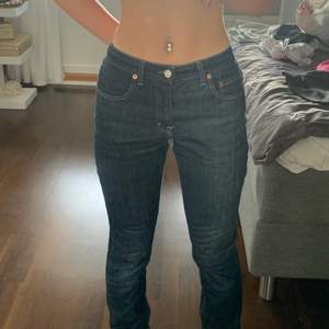 säljer min lågmidjade jeans från Filippa K, använda några gånger men är i bra skick. 