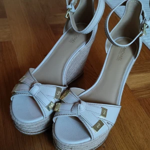 Michael Kors Kilklackar - Aldrig använda, inköpta på Zalando. 