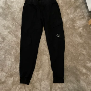 Cp Company  - Ett par Cp Company byxor. Köpta på Cenino Donna. Finns i Växjö 