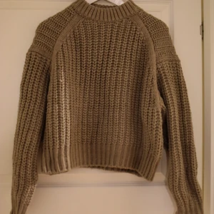 Stickad tröja h&m - Stl xs. Oanvänd.