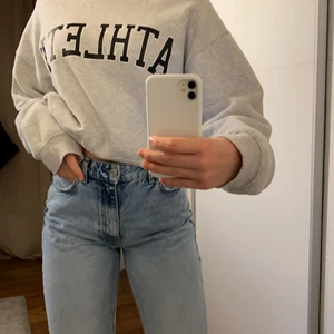 Tröja med tryck  - Ursnygg basictröja från bikbok som aldrig kom till användning, i nyskick. Storlek M