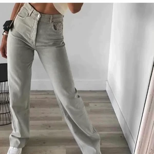 Zara jeans - Säljer dessa fina jeans som är andvända Max 2 gånger, de är från zara och så fint skick