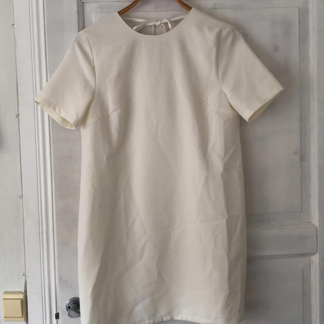 Krämvit klänning Fr. NLY-trend stl 38 - 90