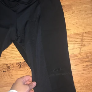 Legging - Säljer mina haglöfs leggings som är i storlek Xs-S använt dom bara en gång 