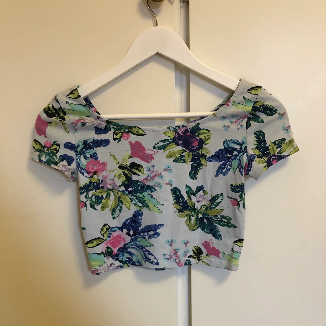 Blommig Crop Top - 90