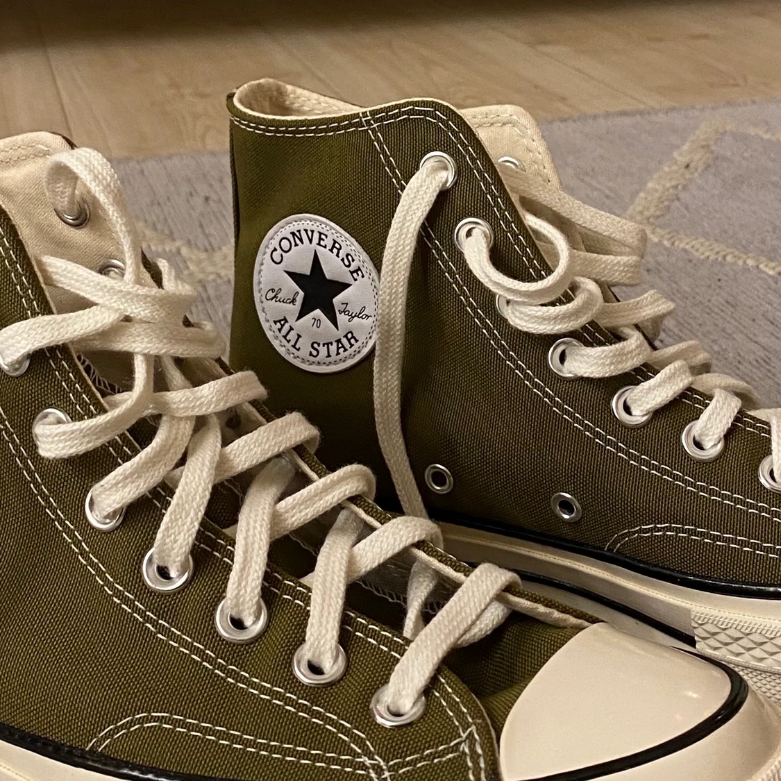 Olivgröna converse chuck taylor  - 90