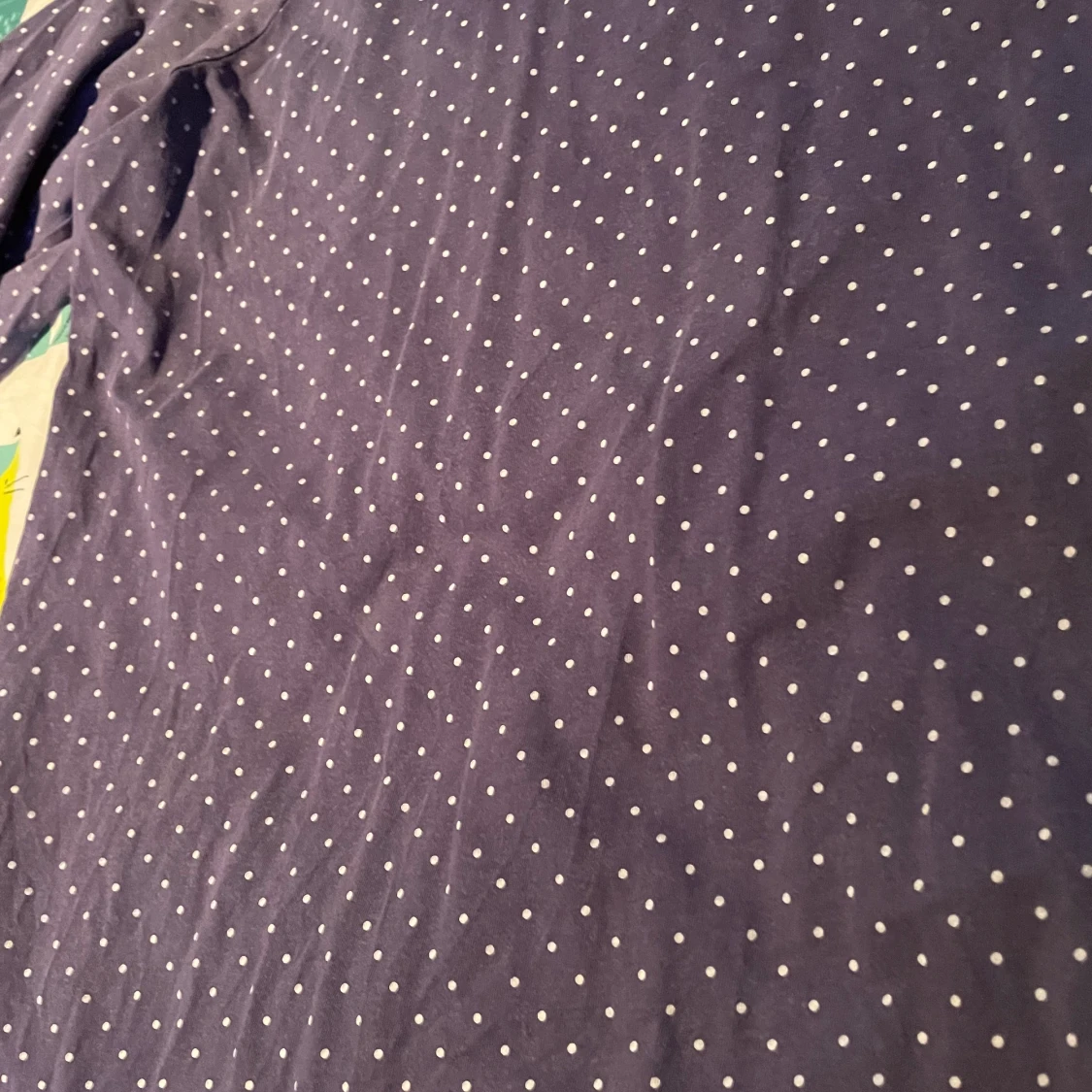 Lila nattlinne med prickar - 90