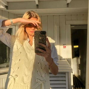 STICKAD VÄST - VÄST FRÅN NAKD, BRA SKICK🤩