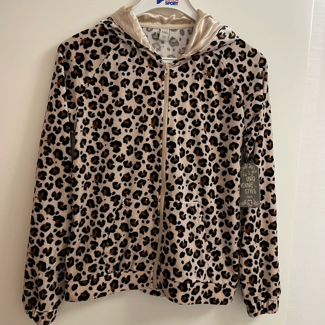 Leopard mysig kofta oanvänd - 90