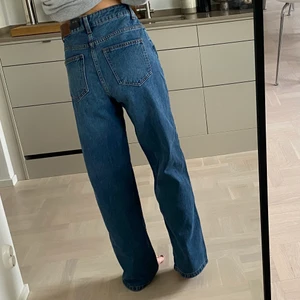 Oanvända jeans - Jag är 163 lång. Frakt tillkommer (storlek W25/L31)
