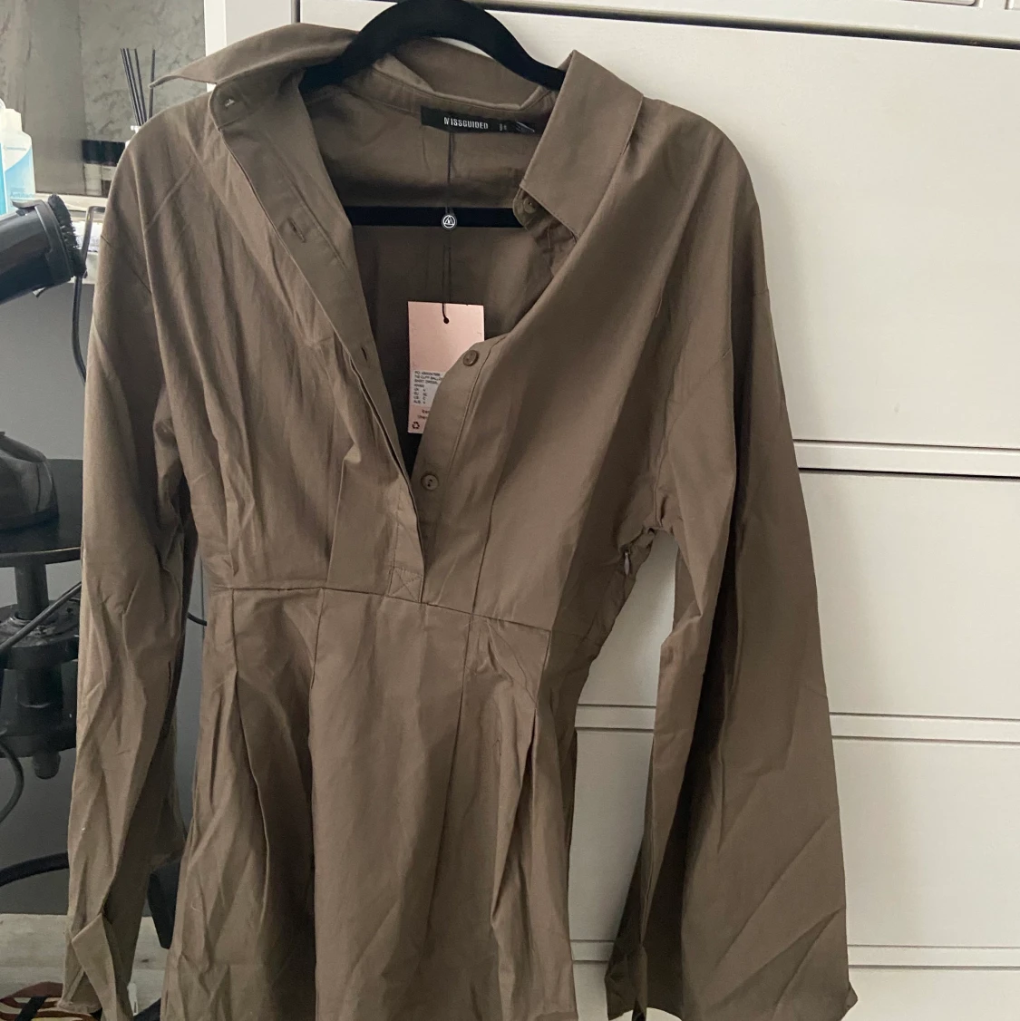 Khakifärgad skjortklänning  - 91