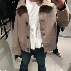 Kappa från Kappahl!❤️ - Lägger ut denna ännu en gång då den aldrig såldes förra gången!❤️gillar den väldigt mycket och den är i helt nyskick! Så börja buda från 500💓bud:850