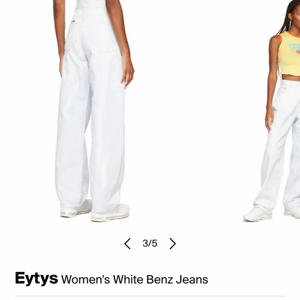 Använda några gången men i väldigt bra skick!  Köpta för 2200kr . Jeans & Byxor.