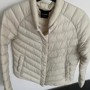 Jacka - Jacka från Everest! Knappt använd! Beige 