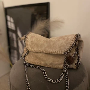 Stella McCartney väska  - Intressekoll på min fina Stella McCartney väska som är köpt för 4 år sedan från Marbella 🤍 