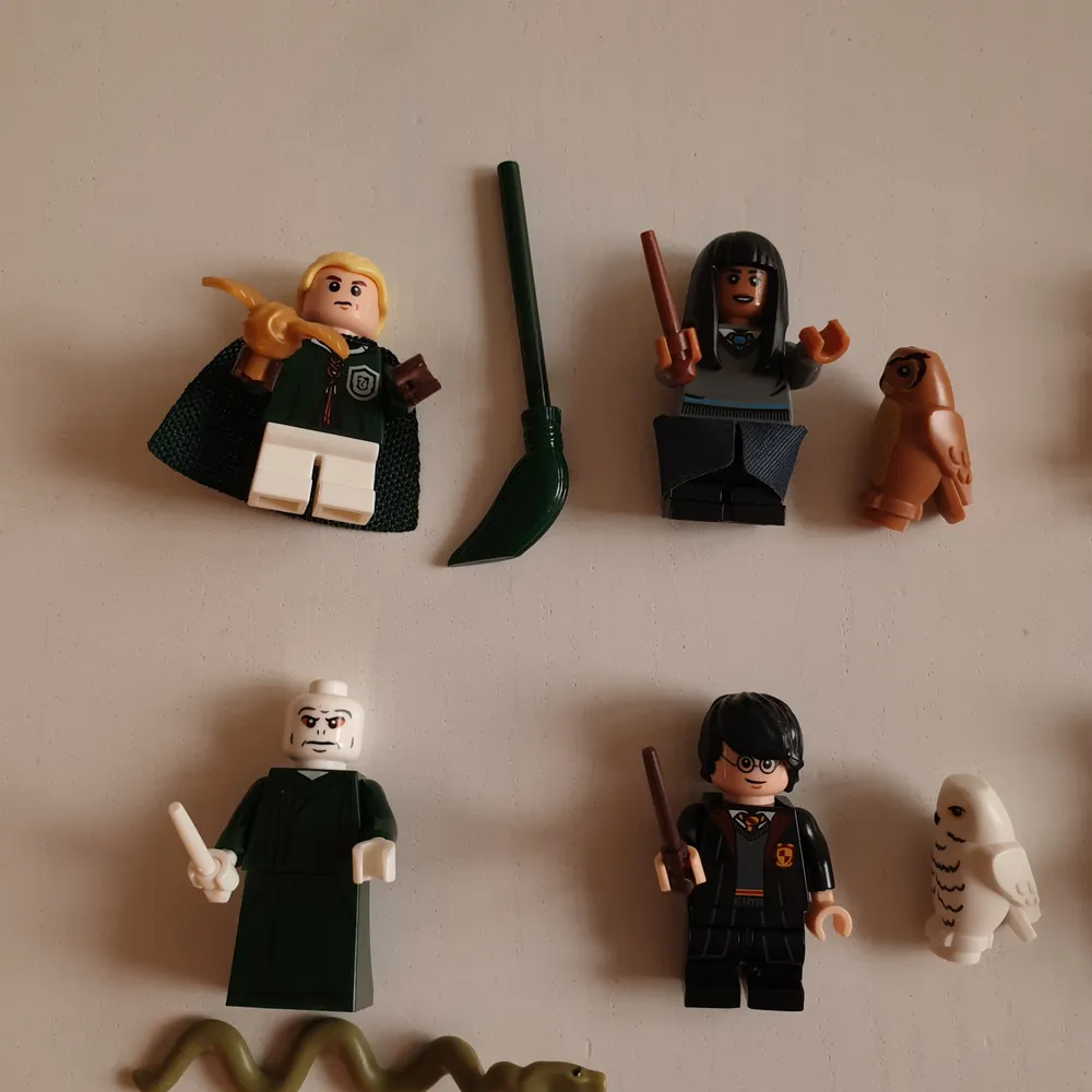 8st olika  Harry Potter minifigures. Allt I bilderna ingår i priset. Tillverkad av WM Blocks och kompatibel med andra marknadsledande tillverkare av klossar. . Övrigt.