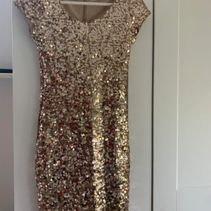 Klänning  - Säljer en klädning från Kappahl i stolek XS. Pris + frakt 