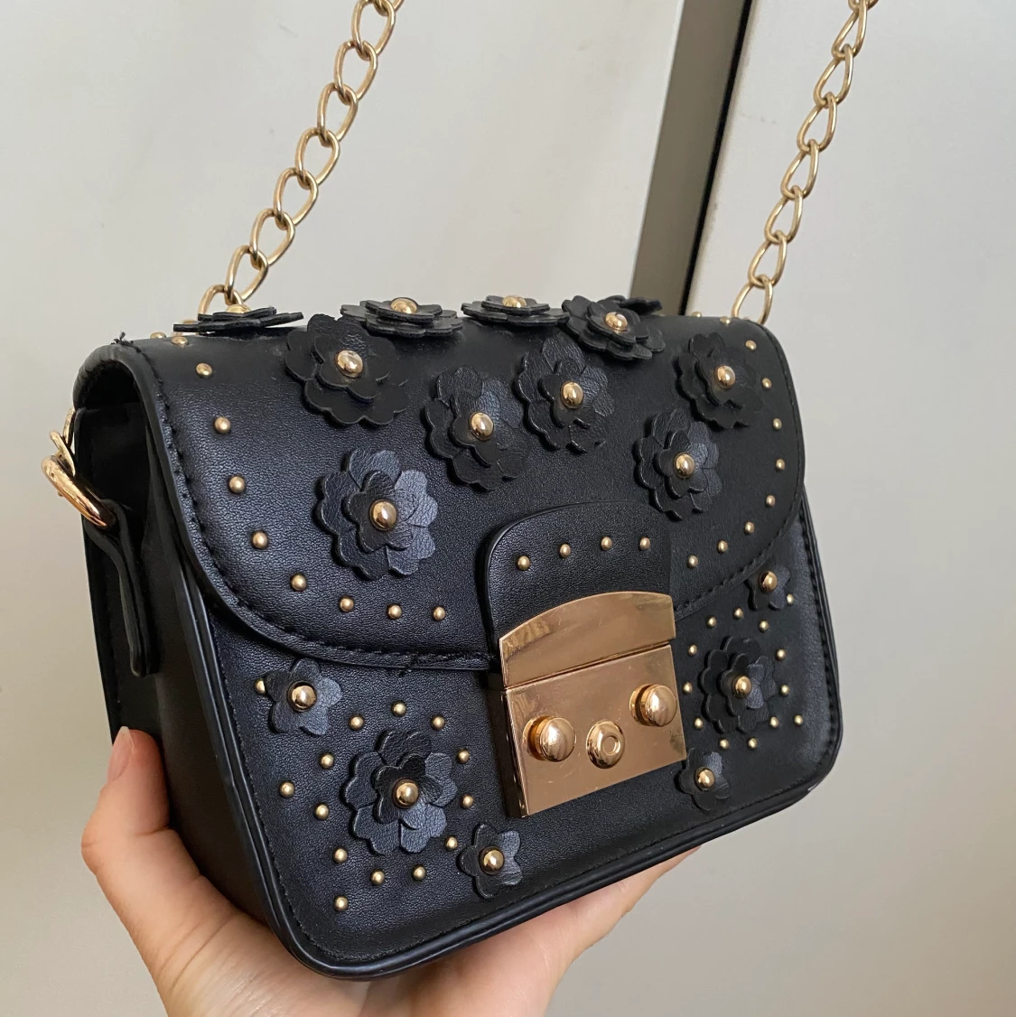 Axelväska från even&odd