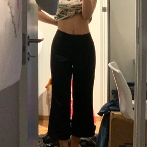 &other stories culotte byxor - Tyvärr för stora för mig. De är ca 65cm runt midjan.