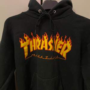 Knappt använd Trasher hoodie i storlek S Dam. I bra skick. Skriv gärna om ni är intresserade eller om ni vill ha flera bilder. Säljer till högsta bud.