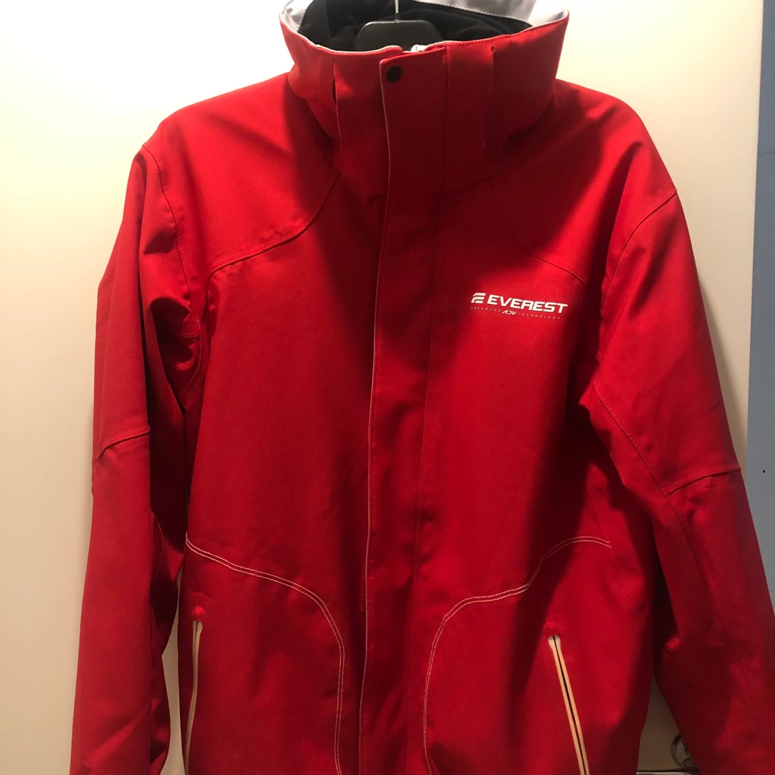 Röd Everest jacka