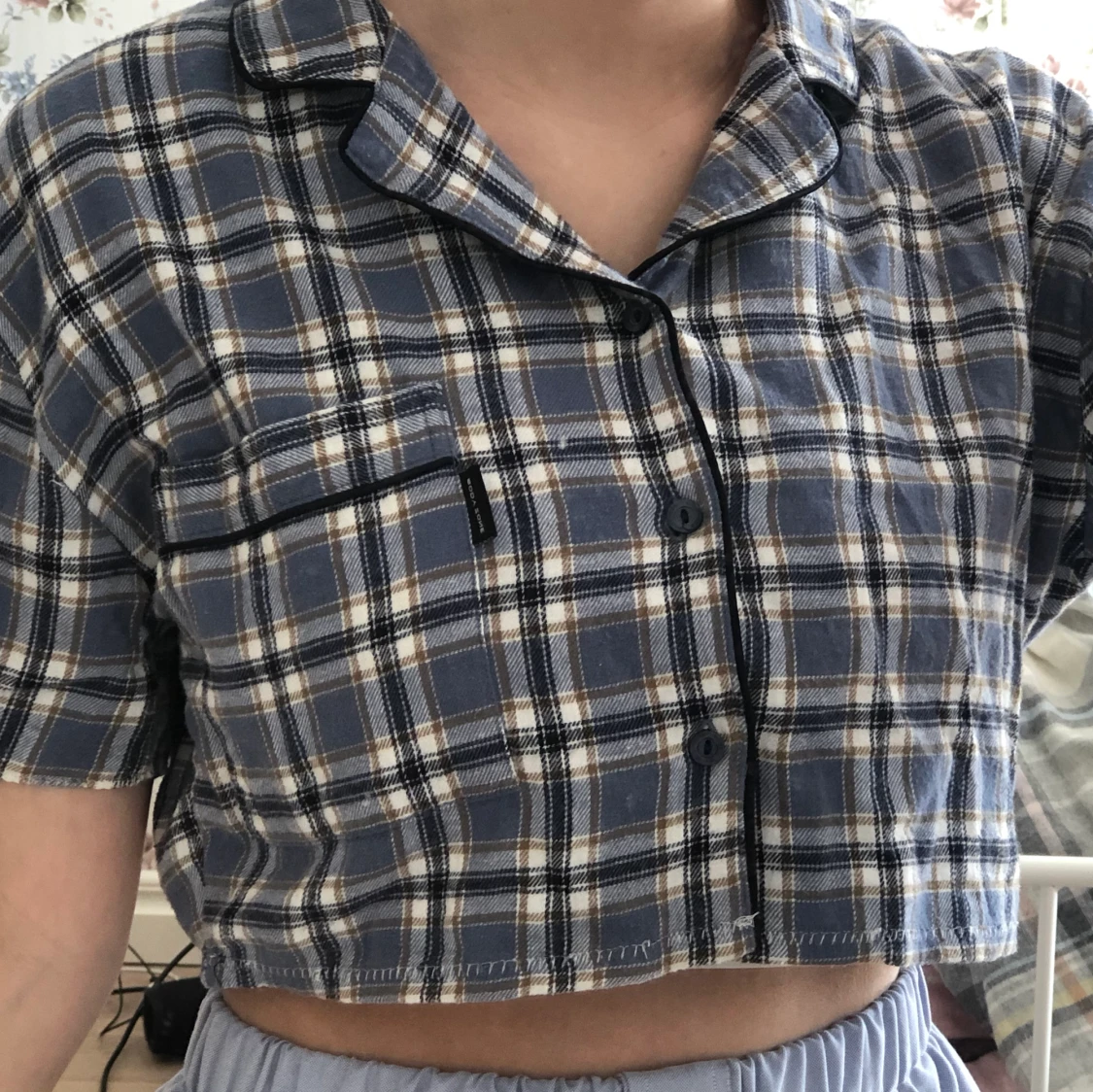 Kort kroppad skjorta. - 91