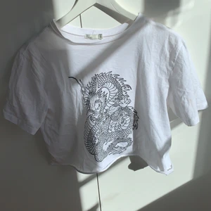 Croptop - Topp från Nelly. Storlek S