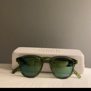 Chmi Eyewaer 004 i färgen ”kiwi”. - Gröna chimi eyewear. Skick 8/10 på grund av de är använda, Inga flaws. Nypris är 1000kr. Mitt börjar på 400kr. Buda i kommentarerna. 
